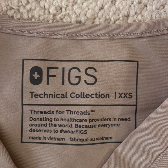 Figs Women’s Catarina One Pocket Scrub Top - Boulder - Picture 3 of 3